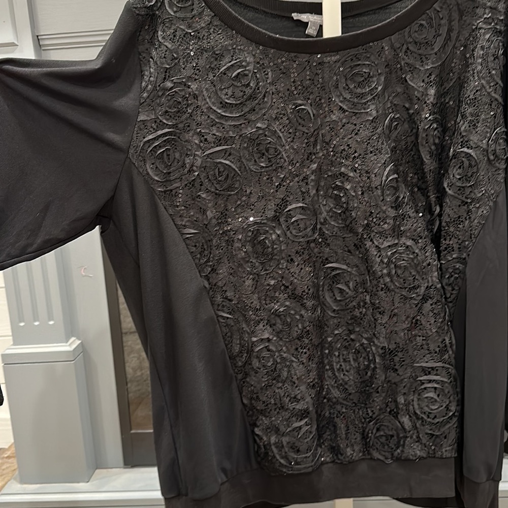 NY Collection top - Picture 2 of 7